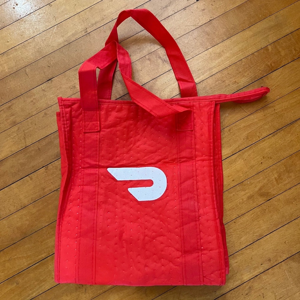 Doordash Insulated Large Hot Cold Delivery Bag 14 1/2 inches x 12.5 inches Red